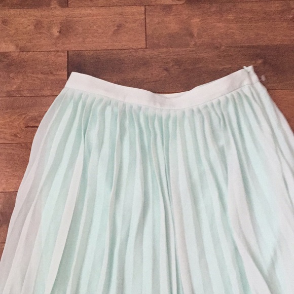 NWT Simons Twik Pleated Skirt- Mint Green- Size M - Picture 2 of 9